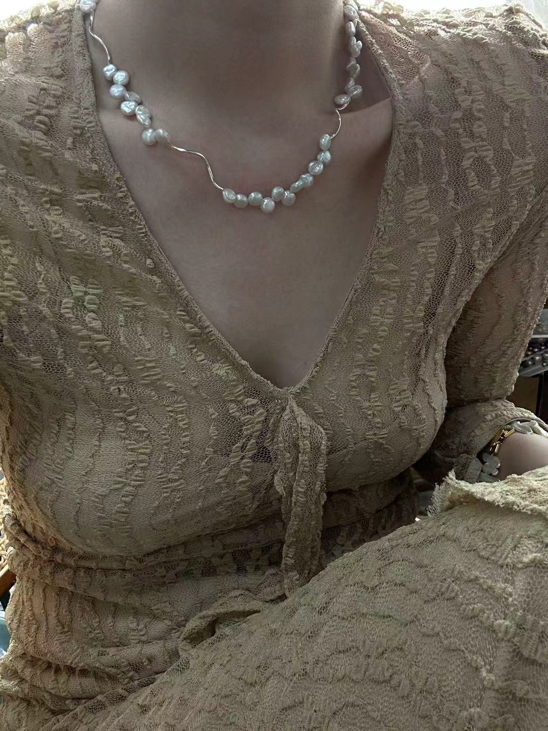 Curved Blossom Pearl Necklace
