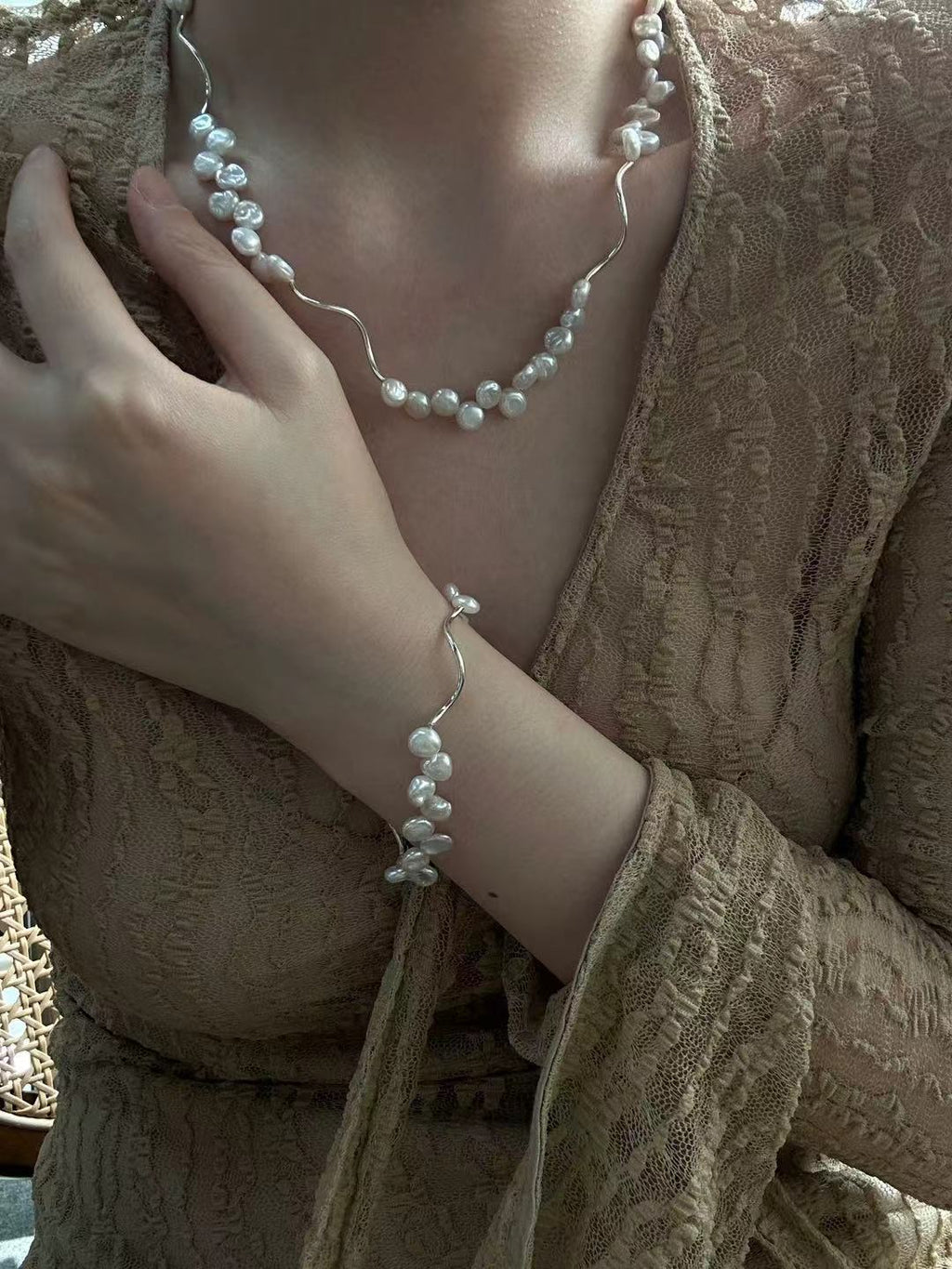 Curved Blossom Pearl Bracelet